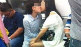 激情吻胸视频,视频揭秘浪漫瞬间